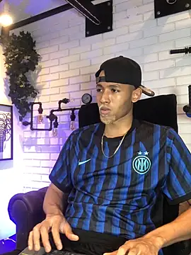 Snapshot of B_Wild chatting on September 27, 2025, 3:55 am B Wild online show from September 27, 2025, 3:55 am