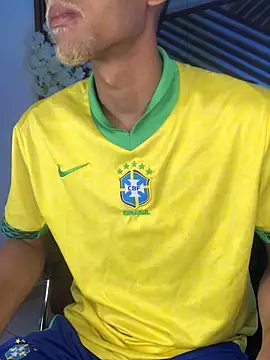 Snapshot of B_Wild chatting on October 5, 2025, 3:38 am B Wild online show from October 5, 2025, 3:38 am