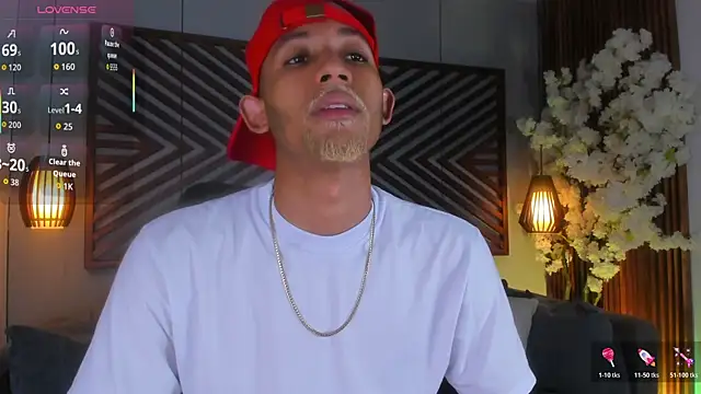 Snapshot of B_Wild chatting on October 24, 2025, 3:36 am B Wild online show from October 24, 2025, 3:36 am