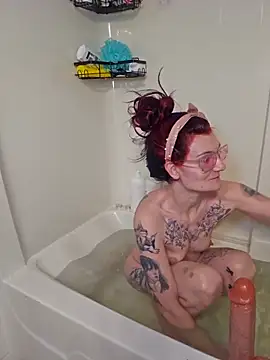 Snapshot of Blossom94 chatting on February 9, 2026, 4:38 am Blossom94 online show from February 9, 2026, 4:38 am