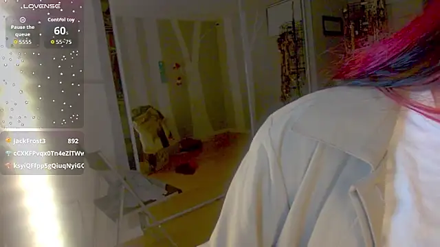 Snapshot of Blossom94 chatting on February 18, 2026, 1:45 am Blossom94 online show from February 18, 2026, 1:45 am