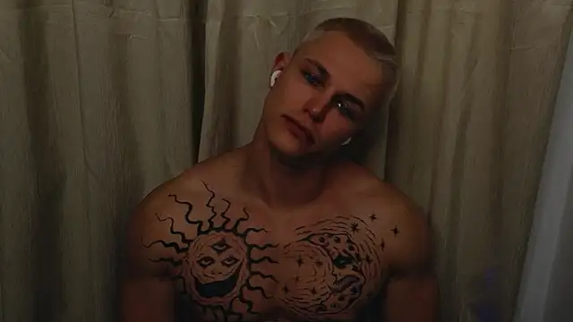 Snapshot of James__Noah chatting on October 5, 2025, 8:29 pm James Noah online show from October 5, 2025, 8:29 pm