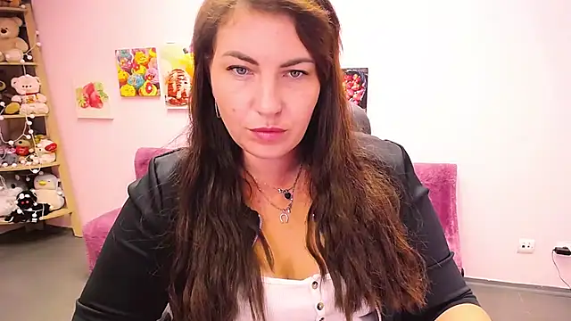 Livia Dazzling online show from September 10, 2025, 6:35 am