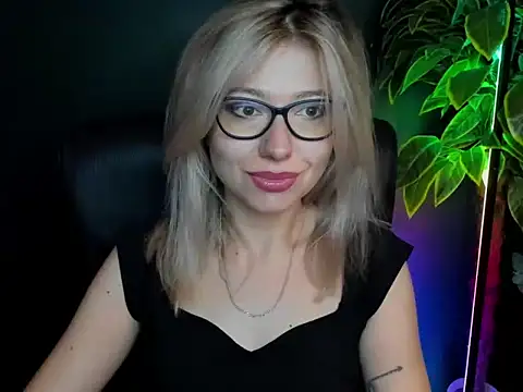 loveHeidi online show from October 7, 2025, 4:20 am