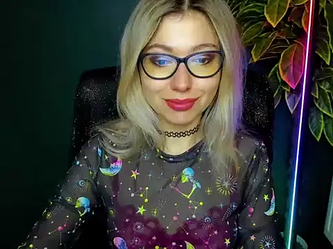 loveHeidi online show from December 15, 2025, 5:23 am