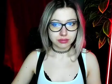 Snapshot of loveHeidi chatting on February 23, 2026, 5:16 am loveHeidi online show from February 23, 2026, 5:16 am