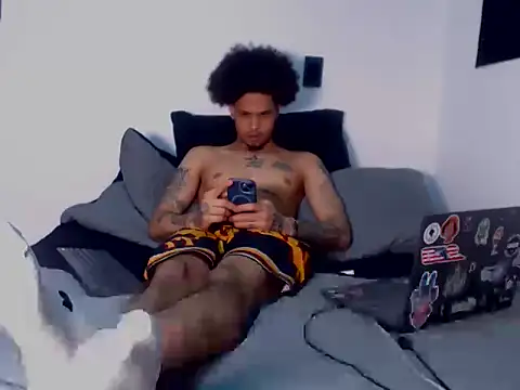 MASTER PIG FARMER online show from October 20, 2025, 7:42 am