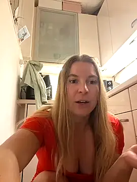 Snapshot of story_of_sarah chatting on October 9, 2025, 4:49 pm story of sarah online show from October 9, 2025, 4:49 pm