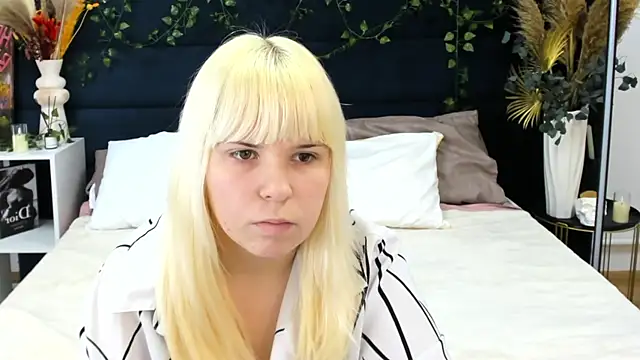 EmillyRogers online show from November 13, 2025, 5:06 am