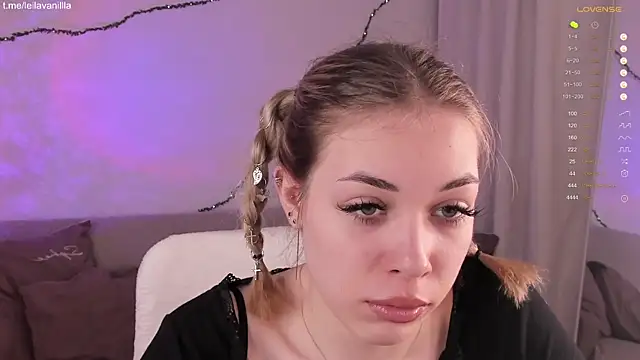 Leila Vanilla online show from April 29, 2026, 4:38 am