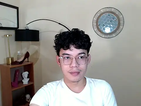 keirflorianxx online show from September 19, 2025, 6:04 am