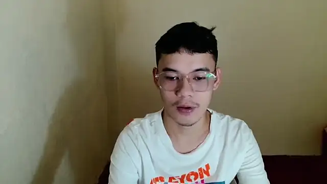 keirflorianxx online show from September 22, 2025, 5:59 pm