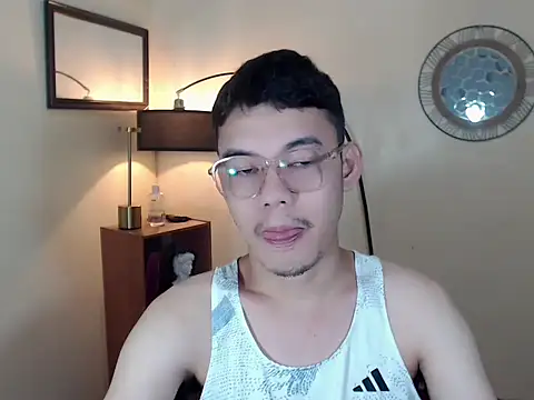 keirflorianxx online show from September 24, 2025, 3:37 pm