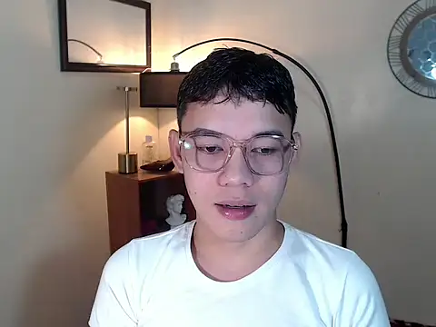 keirflorianxx online show from October 1, 2025, 11:22 pm