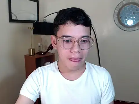 keirflorianxx online show from October 3, 2025, 10:23 am