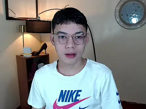 keirflorianxx online show from October 6, 2025, 2:58 pm