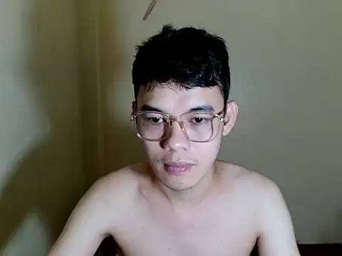 keirflorianxx online show from October 11, 2025, 7:56 pm