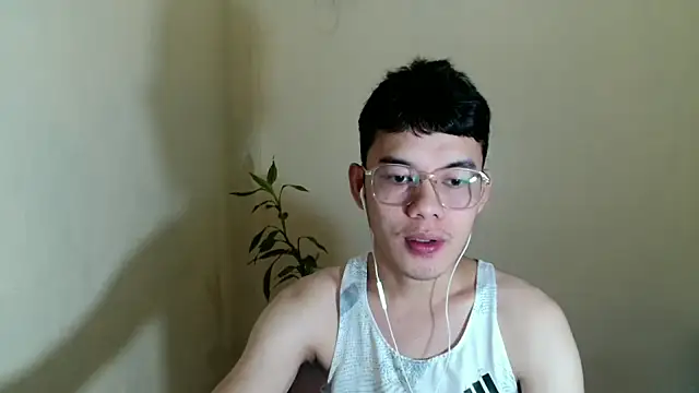 keirflorianxx online show from October 14, 2025, 9:26 pm