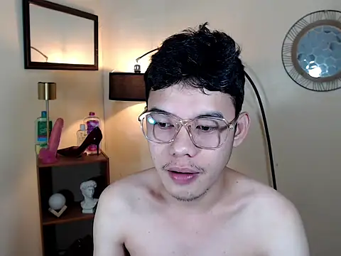 keirflorianxx online show from October 20, 2025, 10:10 pm