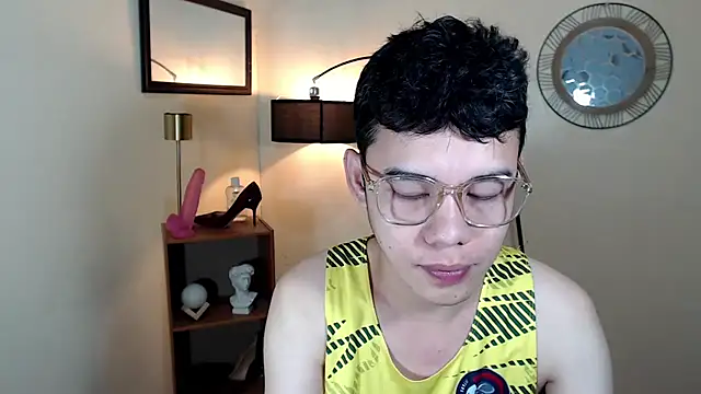 keirflorianxx online show from October 24, 2025, 12:19 am