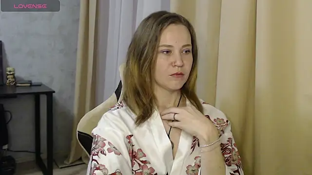 Snapshot of harpermoss chatting on October 8, 2025, 7:11 pm harpermoss online show from October 8, 2025, 7:11 pm