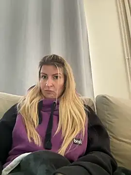 Snapshot of DesireDaisy chatting on September 16, 2025, 10:05 am DesireDaisy online show from September 16, 2025, 10:05 am