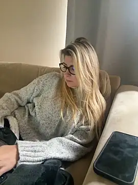 Snapshot of DesireDaisy chatting on September 23, 2025, 12:41 pm DesireDaisy online show from September 23, 2025, 12:41 pm