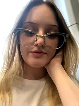 naughty ray online show from September 10, 2025, 4:18 pm