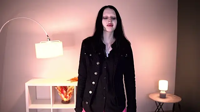 DonaRoberts online show from September 10, 2025, 9:48 pm