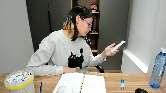 Snapshot of TimikaWendel chatting on September 10, 2025, 8:25 am TimikaWendel online show from September 10, 2025, 8:25 am