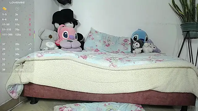 Snapshot of naughtypixie chatting on October 30, 2025, 3:52 am naughtypixie online show from October 30, 2025, 3:52 am