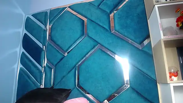 Snapshot of Lea_Sweetly chatting on September 20, 2025, 1:23 pm Lea Sweetly online show from September 20, 2025, 1:23 pm