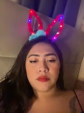 yourdevilsweettsx online show from November 2, 2025, 5:10 am