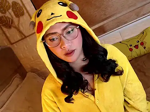 yourdevilsweettsx online show from March 15, 2026, 10:32 am