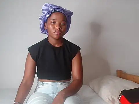 Snapshot of AshleyT255 chatting on September 10, 2025, 9:09 am AshleyT255 online show from September 10, 2025, 9:09 am