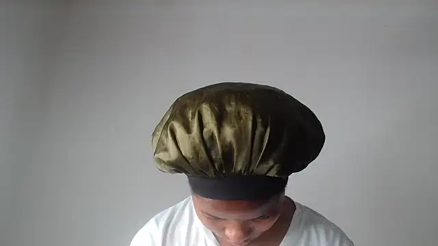 Snapshot of AshleyT255 chatting on October 3, 2025, 7:11 pm AshleyT255 online show from October 3, 2025, 7:11 pm