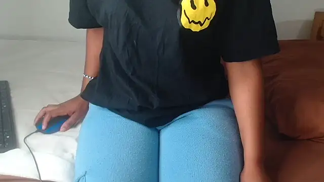 Snapshot of AshleyT255 chatting on October 6, 2025, 8:01 am AshleyT255 online show from October 6, 2025, 8:01 am