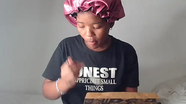 Snapshot of AshleyT255 chatting on October 22, 2025, 9:09 am AshleyT255 online show from October 22, 2025, 9:09 am