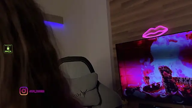 SofI-Play online show from September 24, 2025, 6:44 pm