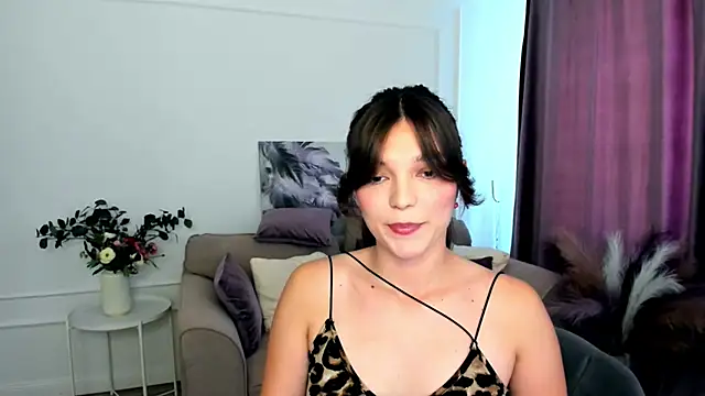Snapshot of DivineAmour chatting on September 23, 2025, 12:30 pm DivineAmour online show from September 23, 2025, 12:30 pm