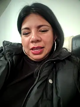 Snapshot of kinky_momm chatting on February 14, 2026, 3:09 pm kinky momm online show from February 14, 2026, 3:09 pm