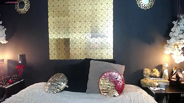 Snapshot of kinky_momm chatting on February 19, 2026, 3:08 pm kinky momm online show from February 19, 2026, 3:08 pm