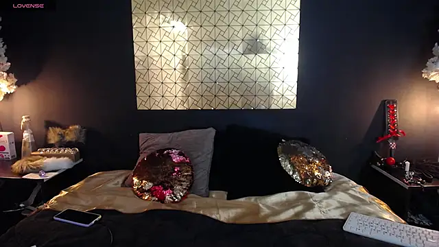 Snapshot of kinky_momm chatting on March 21, 2026, 4:43 pm kinky momm online show from March 21, 2026, 4:43 pm