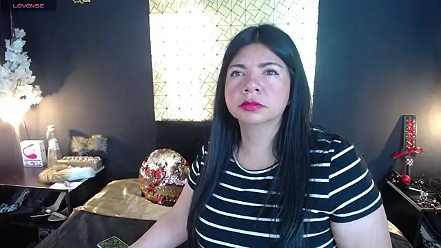 Snapshot of kinky_momm chatting on March 23, 2026, 4:22 pm kinky momm online show from March 23, 2026, 4:22 pm