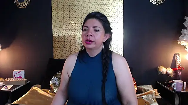 kinky momm online show from April 16, 2026, 9:39 pm