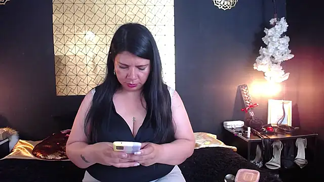 kinky momm online show from May 8, 2026, 6:46 pm