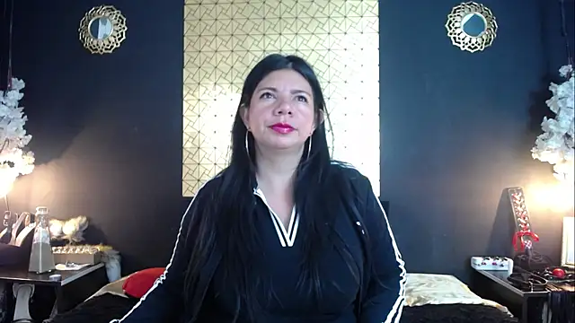 kinky momm online show from May 12, 2026, 1:52 pm
