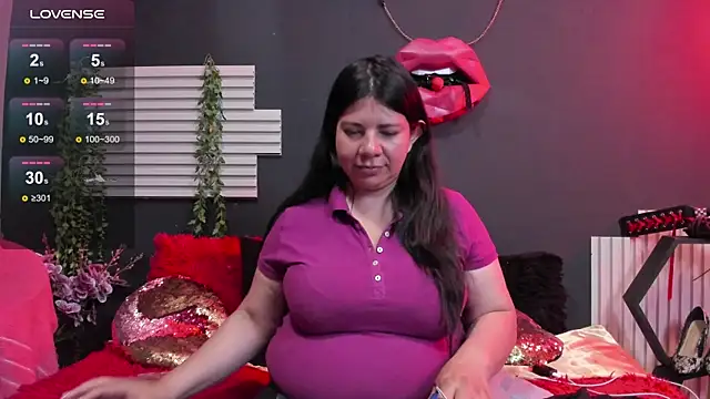 kinky momm online show from June 18, 2026, 1:15 pm
