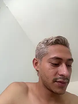 Snapshot of Boy_hot- chatting on March 5, 2026, 3:08 pm Boy hot- online show from March 5, 2026, 3:08 pm