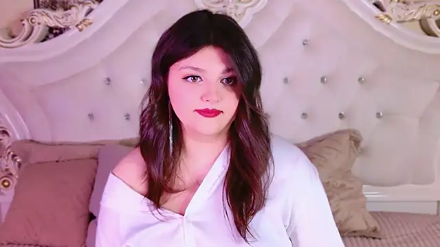 UR BELLA online show from October 8, 2025, 11:30 am